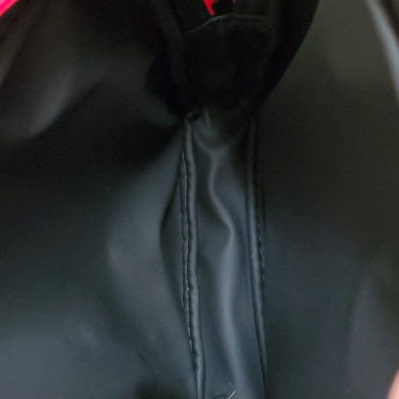 New never used DIOR red zipper pouch clutch bag .. Shiny Red w/ black CD logo - Picture 7 of 10